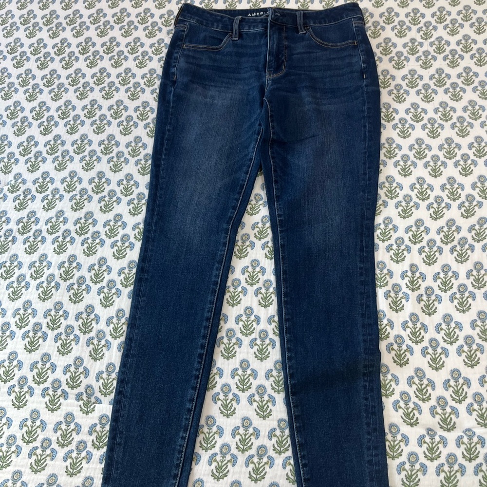 American Eagle Outfitters Dark Blue Jeans
Jeggings.